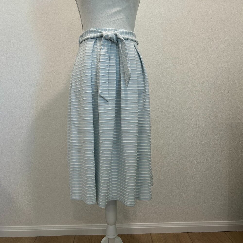 Miss Selfridge - Box Pleated Flare Skirt for Spring Season